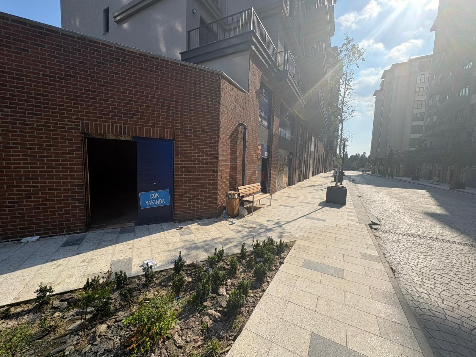 Fetihtepe Okmeydanı konutları ve cadde mağazaları